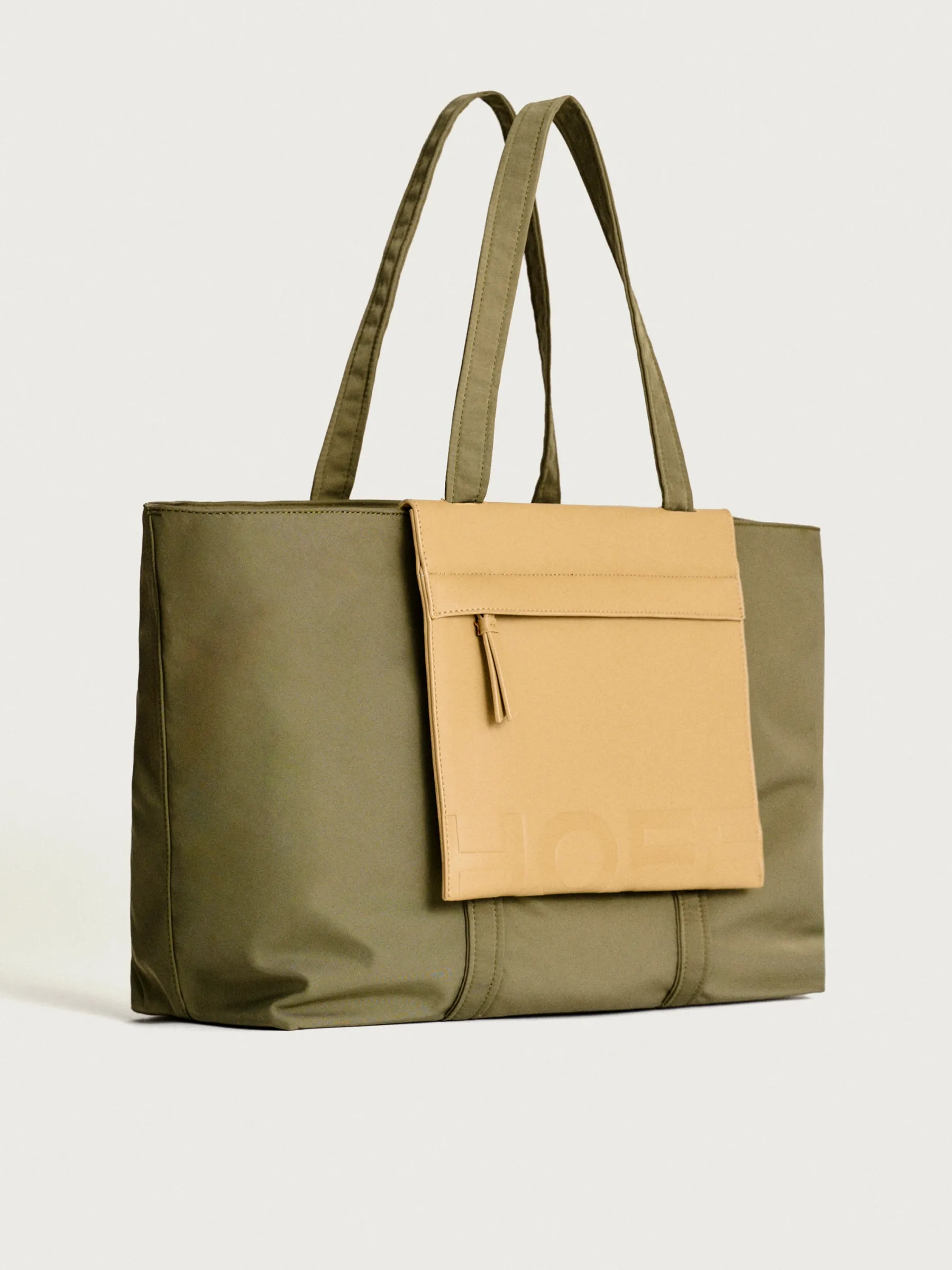 Nylon|Shoppers<HOFF GRAND CENTRAL