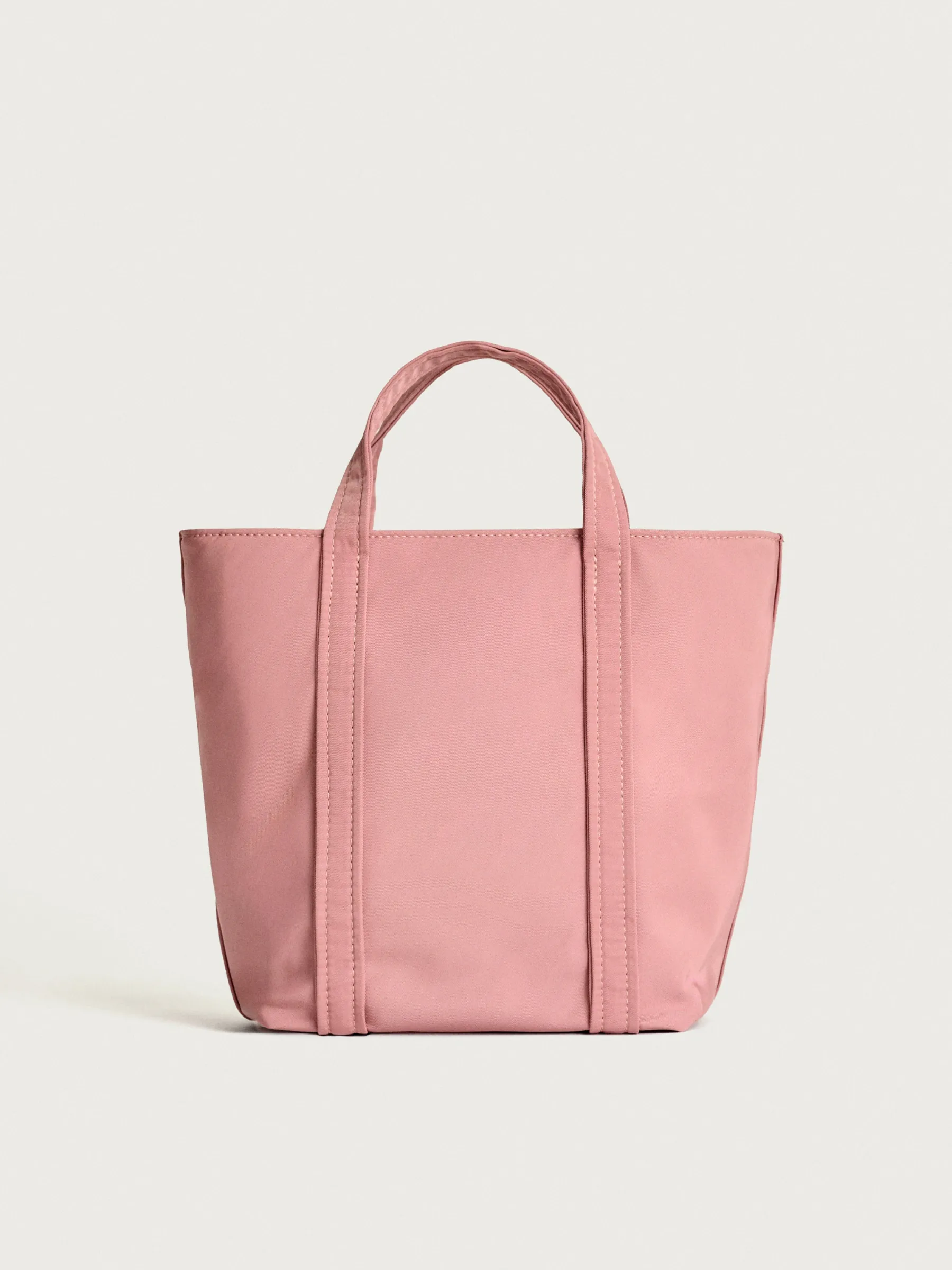 Nylon|Shoppers<HOFF GRAND CENTRAL