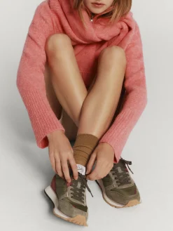 Track & Field<HOFF VELIA
